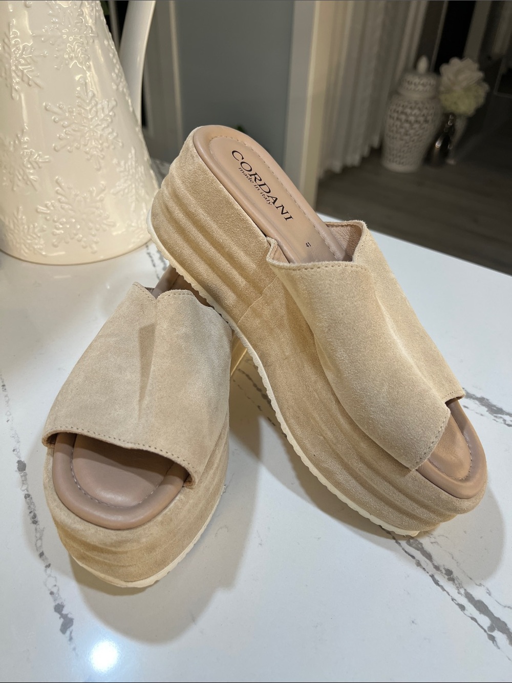 Cordani Made in Italy Beige Suede Platform Slide Sandals size W41 (10)
